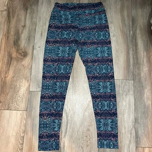 Lularoe One Size Leggings OS Paisley Purple Pink Blue Pastel Soft Stretchy